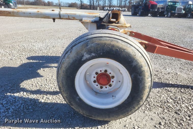 image for item EJ8153 CountryMark Co-Op 2020 running gear 