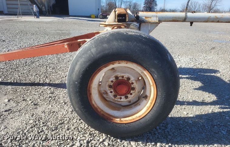 image for item EJ8153 CountryMark Co-Op 2020 running gear 