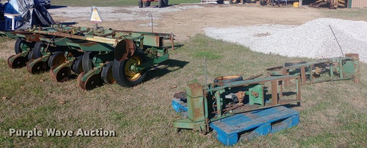image for item EN8641 John Deere 7000 no-till planter