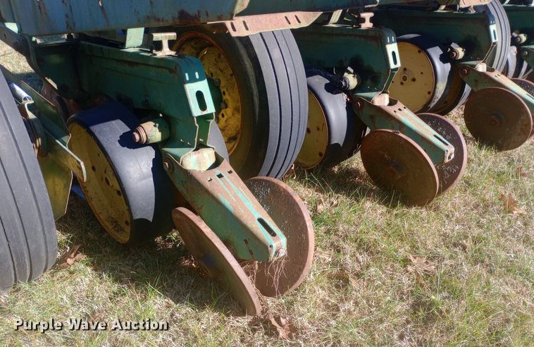 image for item EN8641 John Deere 7000 no-till planter