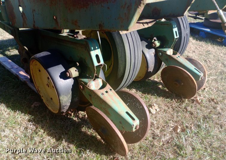 image for item EN8641 John Deere 7000 no-till planter