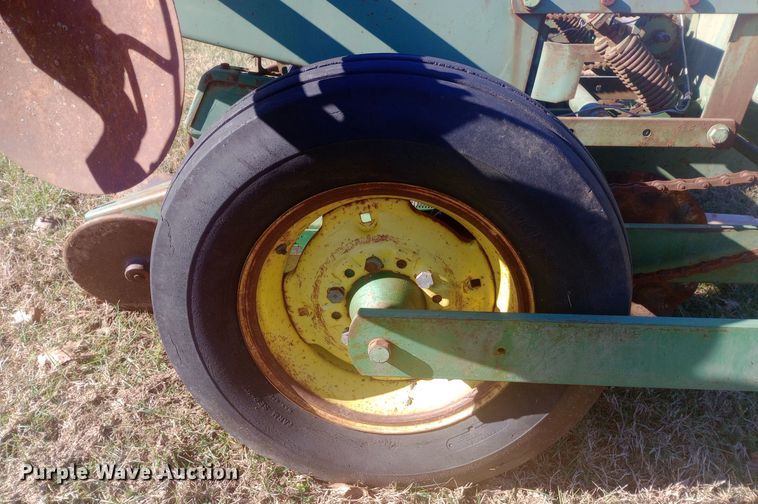 image for item EN8641 John Deere 7000 no-till planter