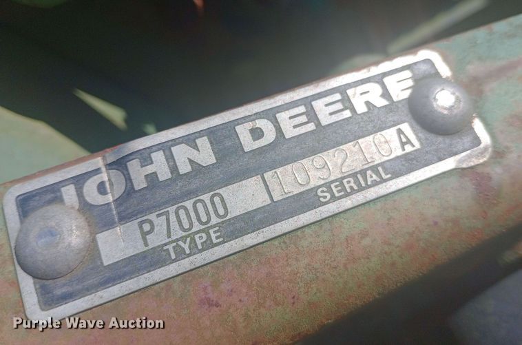 image for item EN8641 John Deere 7000 no-till planter