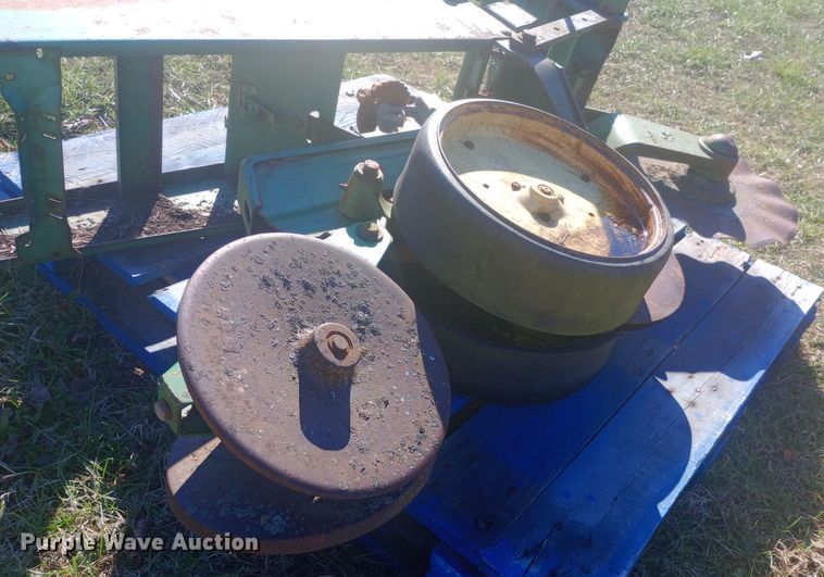 image for item EN8641 John Deere 7000 no-till planter