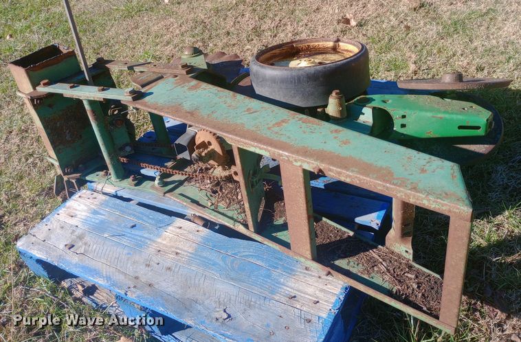 image for item EN8641 John Deere 7000 no-till planter