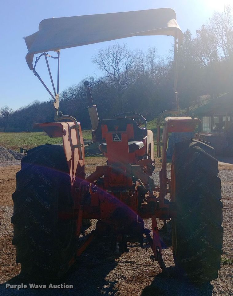 image for item EN8642 Allis-Chalmers 160 tractor