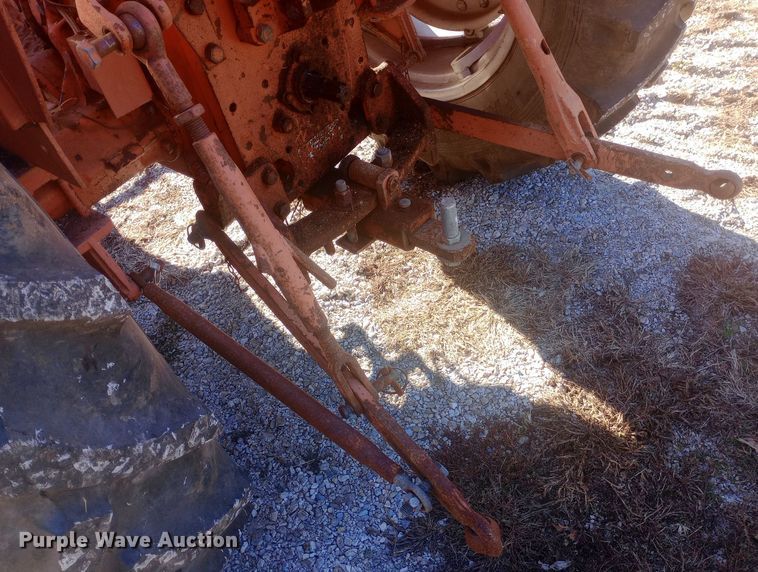 image for item EN8642 Allis-Chalmers 160 tractor