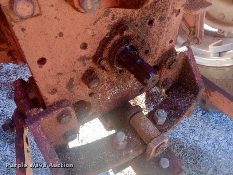 image for item EN8642 Allis-Chalmers 160 tractor