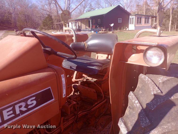 image for item EN8642 Allis-Chalmers 160 tractor