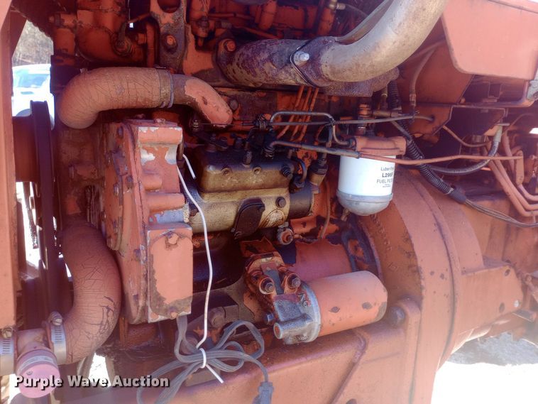 image for item EN8642 Allis-Chalmers 160 tractor