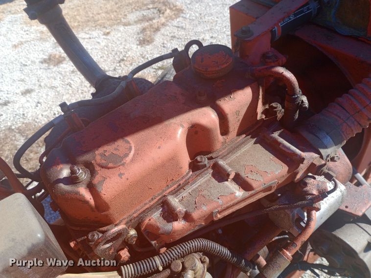image for item EN8642 Allis-Chalmers 160 tractor