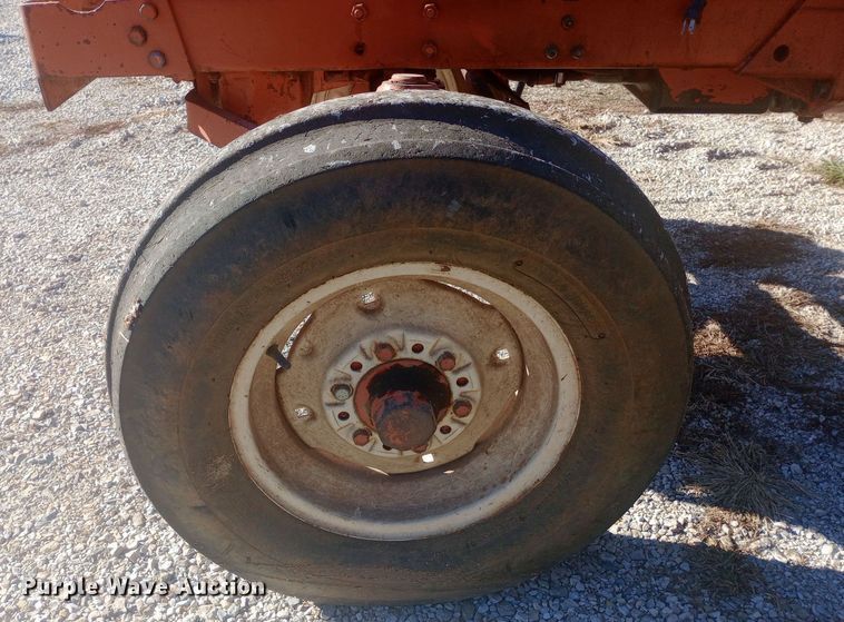 image for item EN8642 Allis-Chalmers 160 tractor