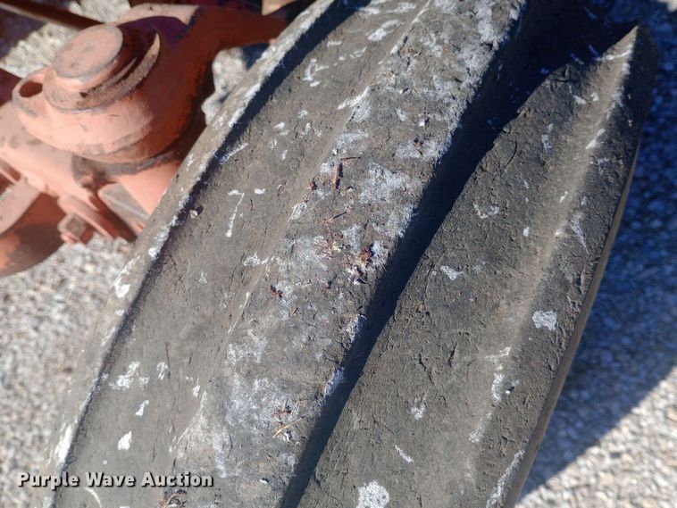 image for item EN8642 Allis-Chalmers 160 tractor