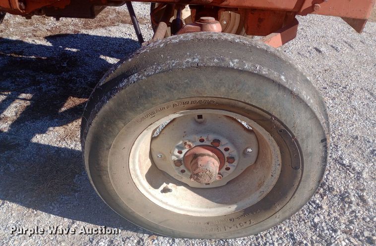 image for item EN8642 Allis-Chalmers 160 tractor