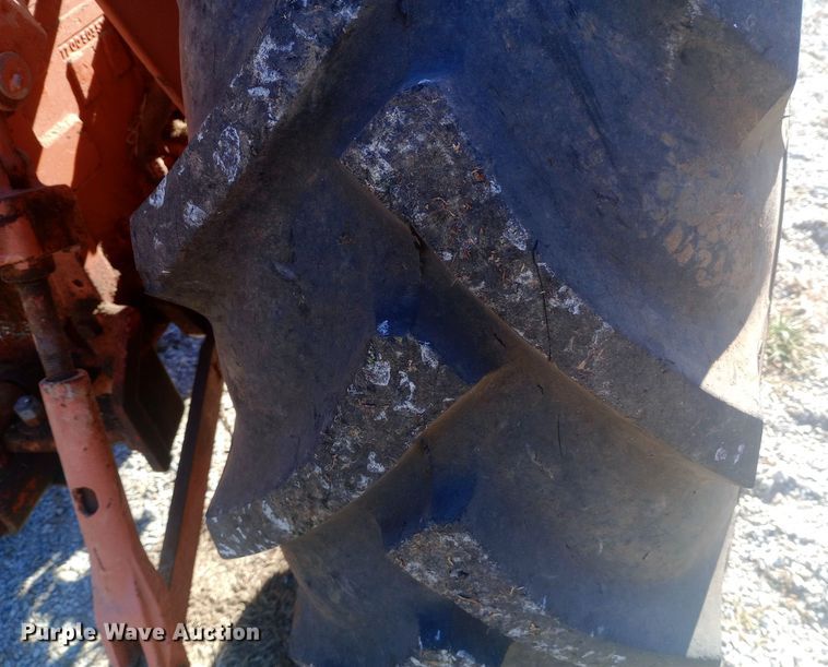 image for item EN8642 Allis-Chalmers 160 tractor