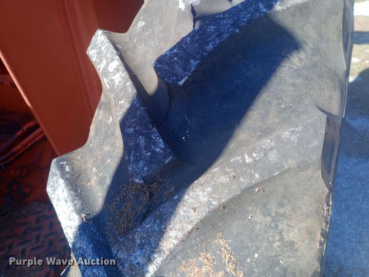 image for item EN8642 Allis-Chalmers 160 tractor