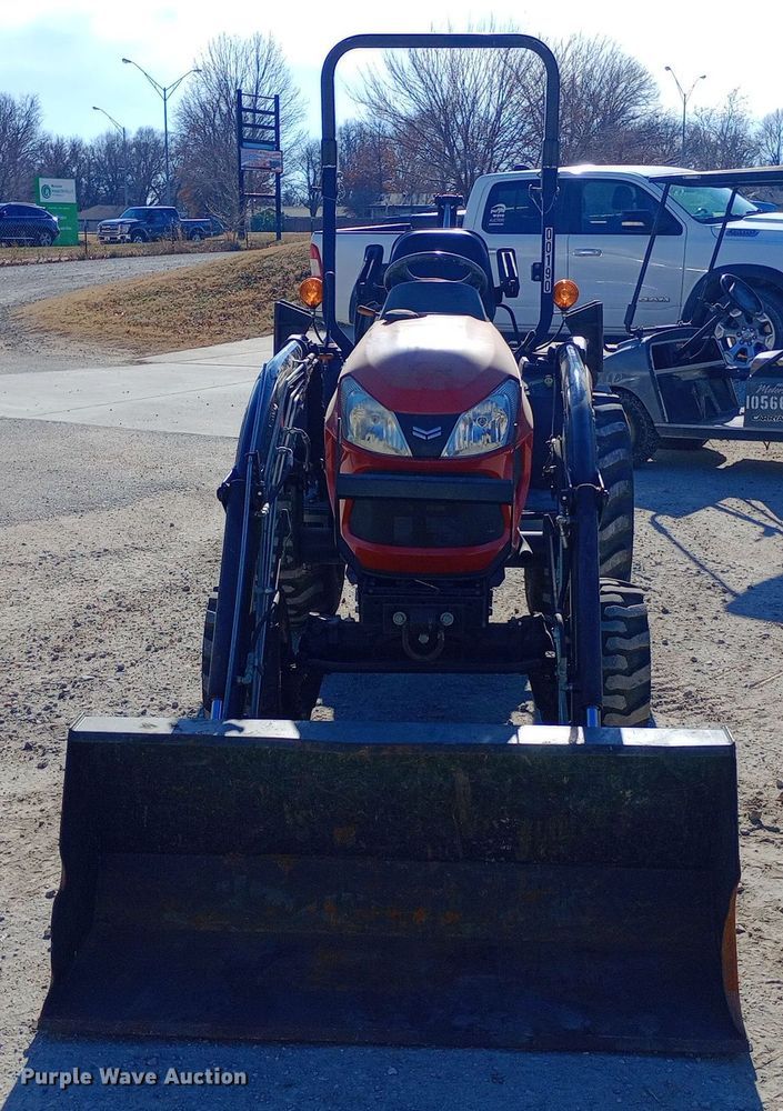 image for item EN8673 2017 Yanmar SA24 MFWD tractor