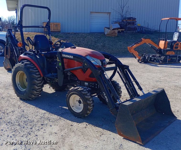 image for item EN8673 2017 Yanmar SA24 MFWD tractor
