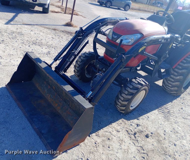 image for item EN8673 2017 Yanmar SA24 MFWD tractor