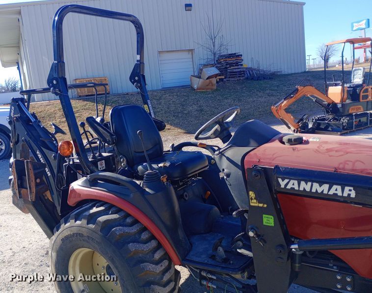 image for item EN8673 2017 Yanmar SA24 MFWD tractor