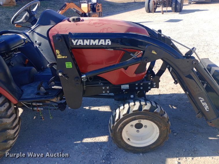 image for item EN8673 2017 Yanmar SA24 MFWD tractor
