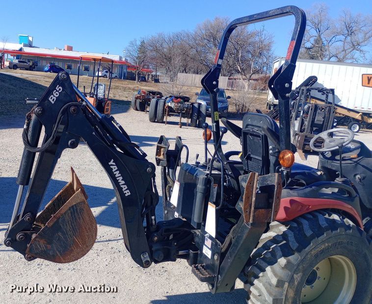 image for item EN8673 2017 Yanmar SA24 MFWD tractor