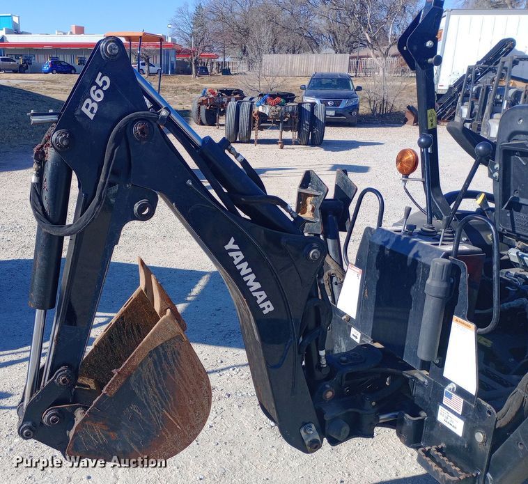 image for item EN8673 2017 Yanmar SA24 MFWD tractor