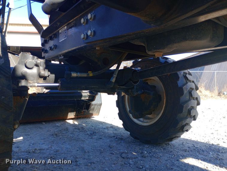 image for item EN8673 2017 Yanmar SA24 MFWD tractor