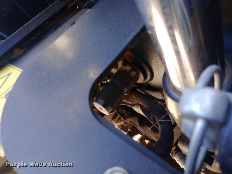 image for item EN8673 2017 Yanmar SA24 MFWD tractor