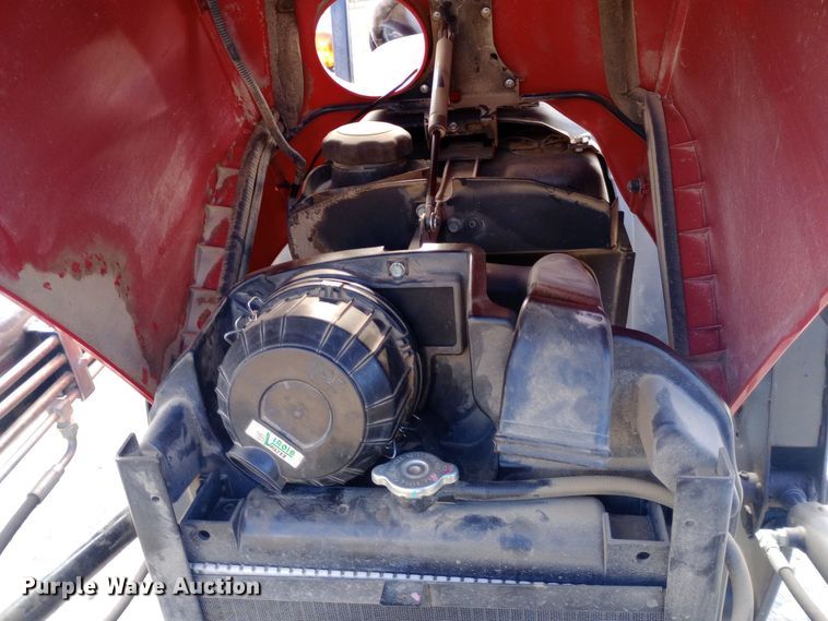 image for item EN8673 2017 Yanmar SA24 MFWD tractor