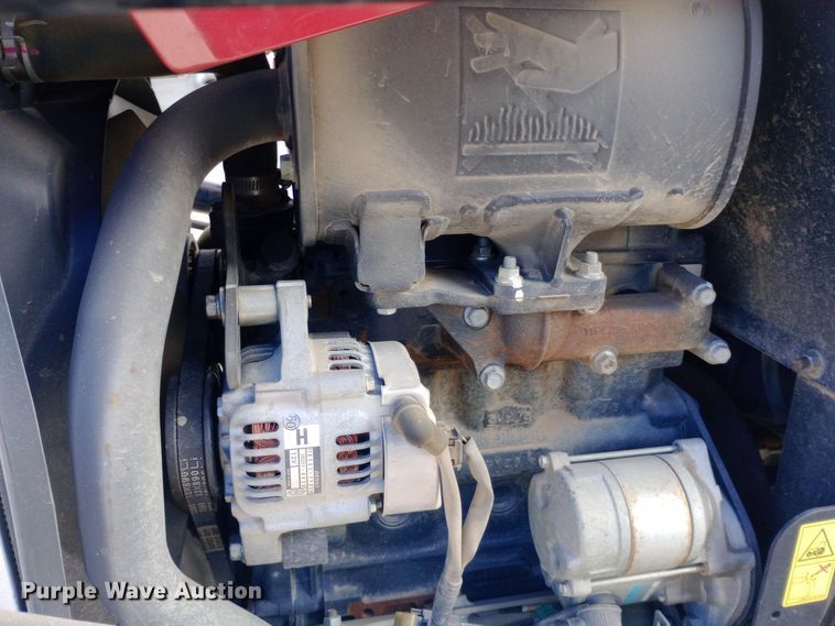 image for item EN8673 2017 Yanmar SA24 MFWD tractor