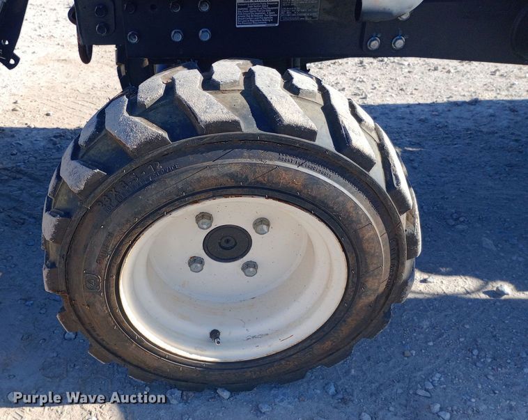 image for item EN8673 2017 Yanmar SA24 MFWD tractor