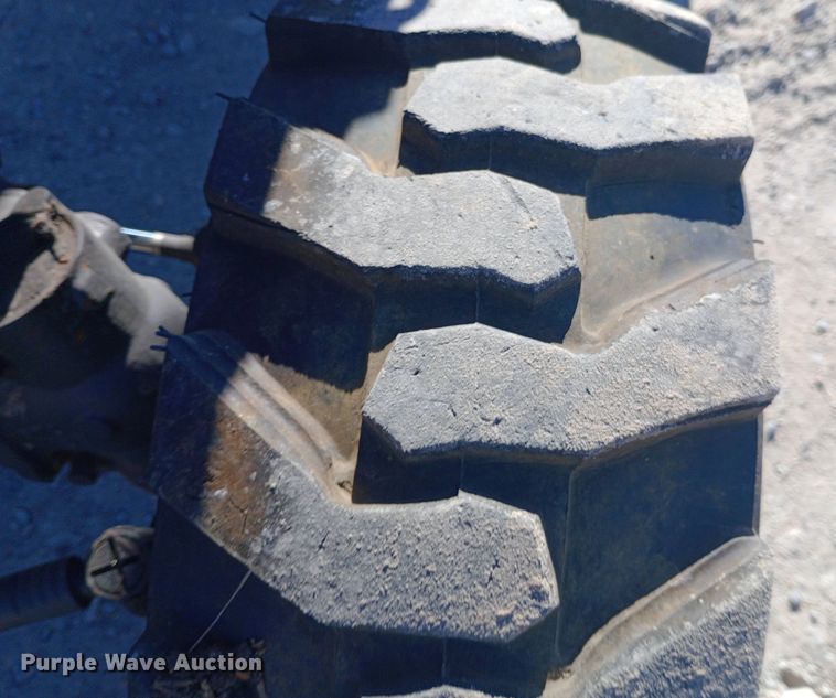 image for item EN8673 2017 Yanmar SA24 MFWD tractor