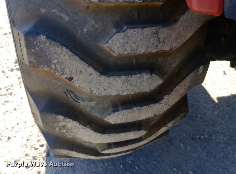 image for item EN8673 2017 Yanmar SA24 MFWD tractor