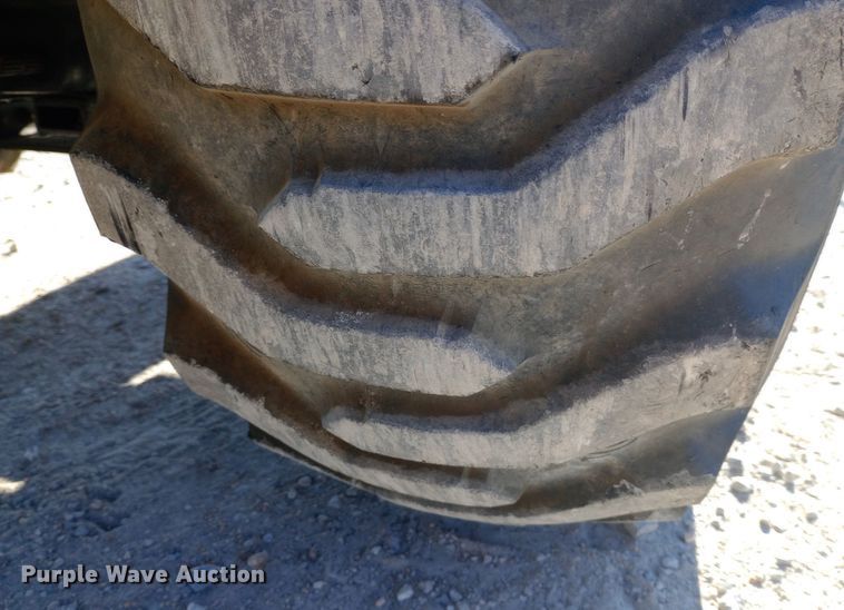 image for item EN8673 2017 Yanmar SA24 MFWD tractor