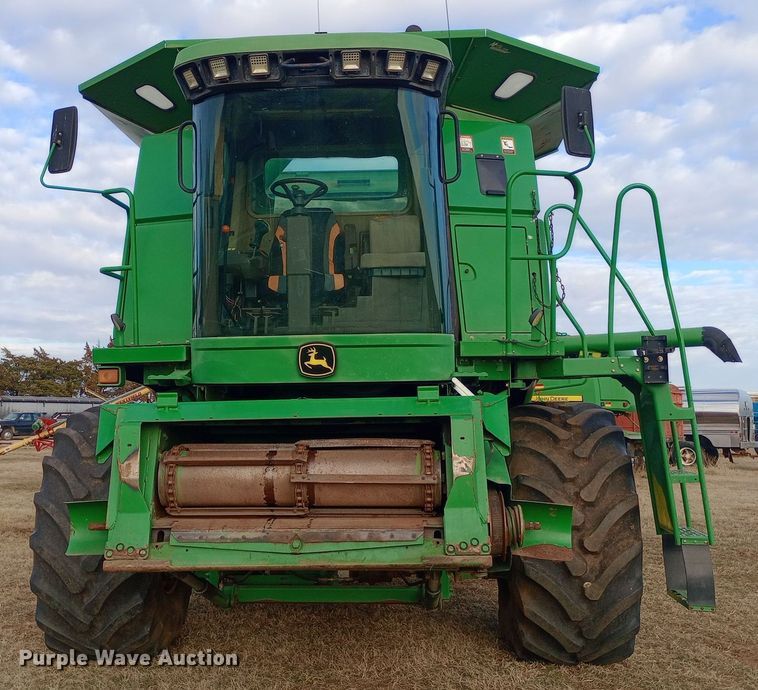 image for item EN8675 2002 John Deere 9650STS RWA combine