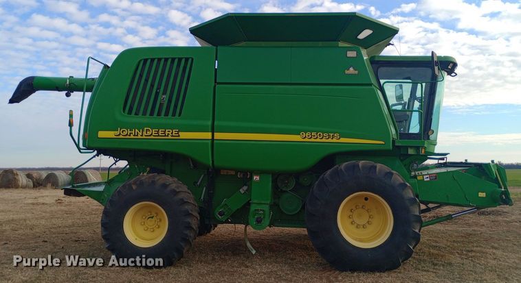 image for item EN8675 2002 John Deere 9650STS RWA combine