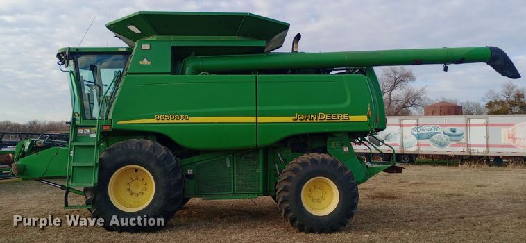 image for item EN8675 2002 John Deere 9650STS RWA combine