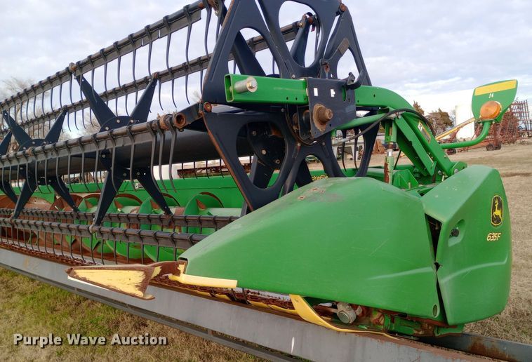 image for item EN8676 2011 John Deere HydraFlex 635F flex head