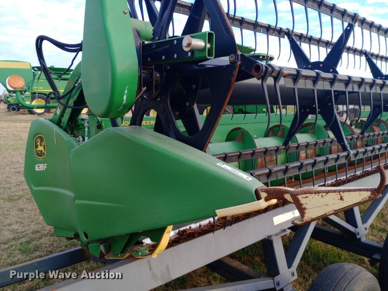 image for item EN8676 2011 John Deere HydraFlex 635F flex head