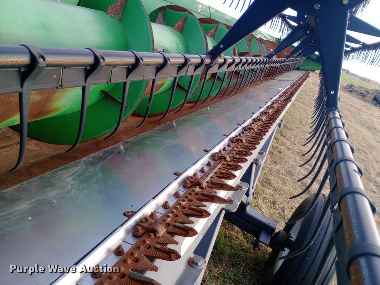 image for item EN8676 2011 John Deere HydraFlex 635F flex head