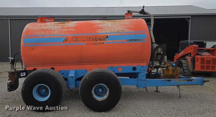 image for item EQ3892 Top-Air  Better-Bilt 2600 liquid manure spreader