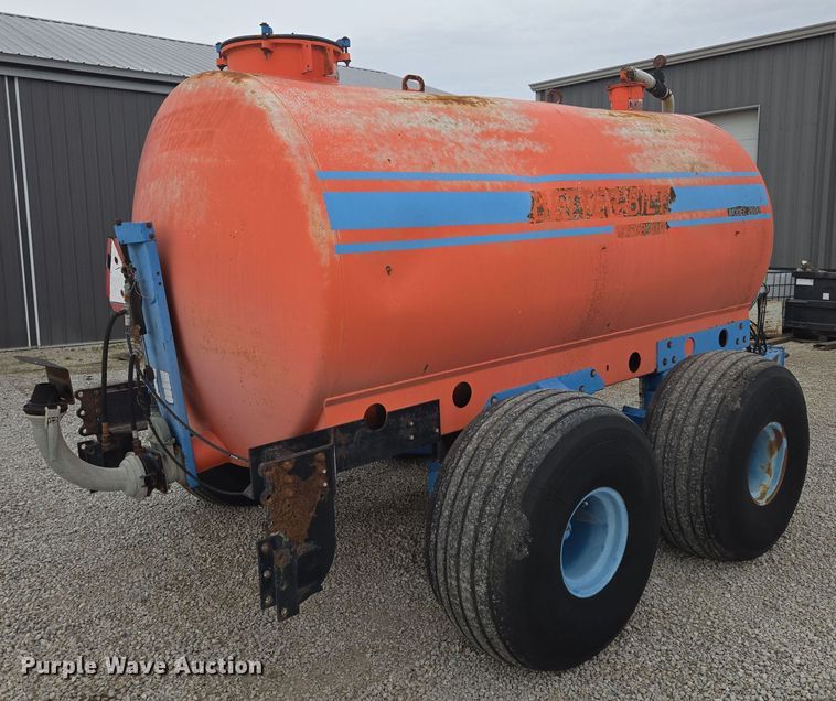 image for item EQ3892 Top-Air  Better-Bilt 2600 liquid manure spreader