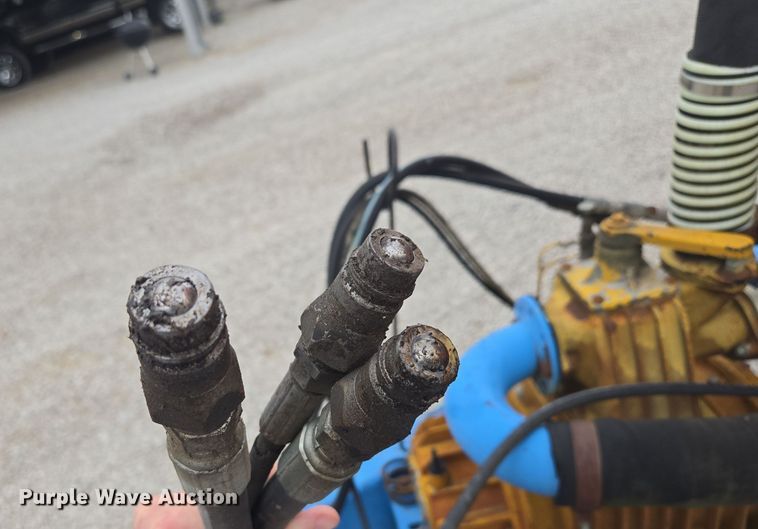 image for item EQ3892 Top-Air  Better-Bilt 2600 liquid manure spreader