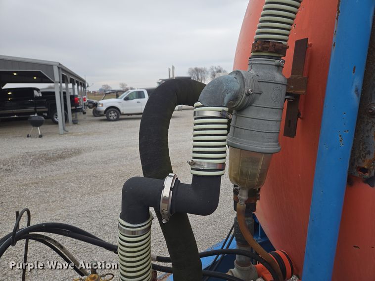 image for item EQ3892 Top-Air  Better-Bilt 2600 liquid manure spreader