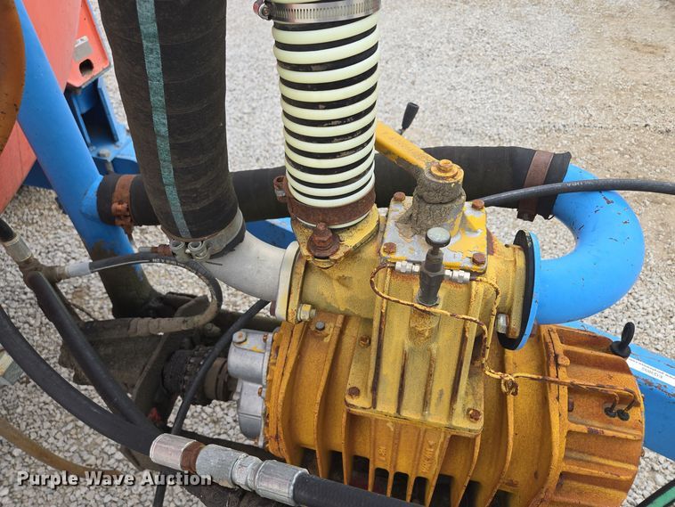 image for item EQ3892 Top-Air  Better-Bilt 2600 liquid manure spreader