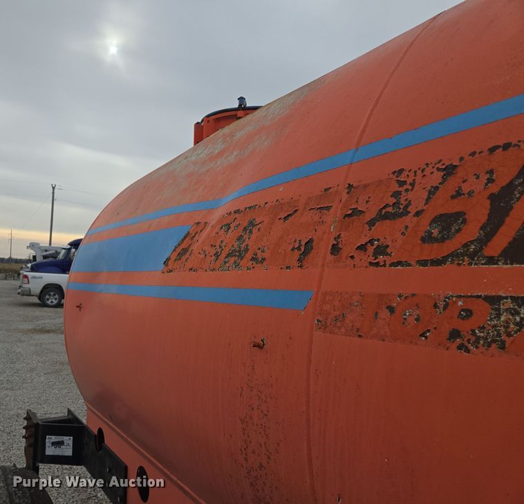 image for item EQ3892 Top-Air  Better-Bilt 2600 liquid manure spreader