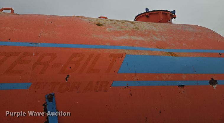 image for item EQ3892 Top-Air  Better-Bilt 2600 liquid manure spreader