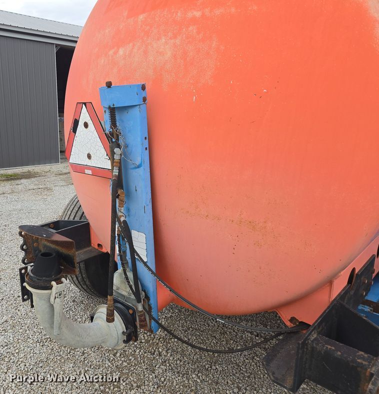 image for item EQ3892 Top-Air  Better-Bilt 2600 liquid manure spreader