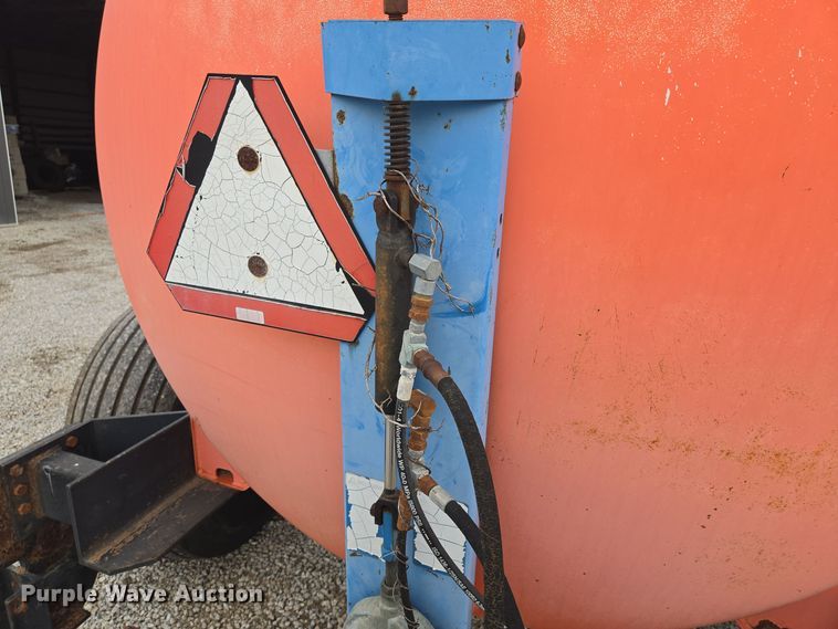 image for item EQ3892 Top-Air  Better-Bilt 2600 liquid manure spreader